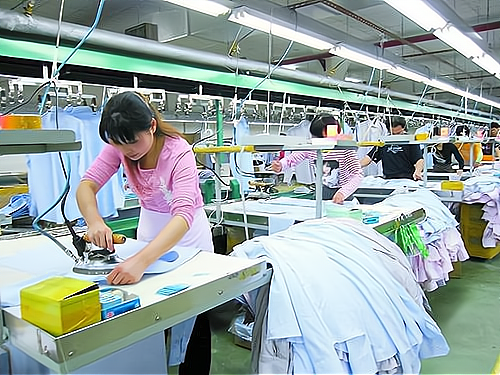 服装厂亏损困境 从制造到运营的破局之道